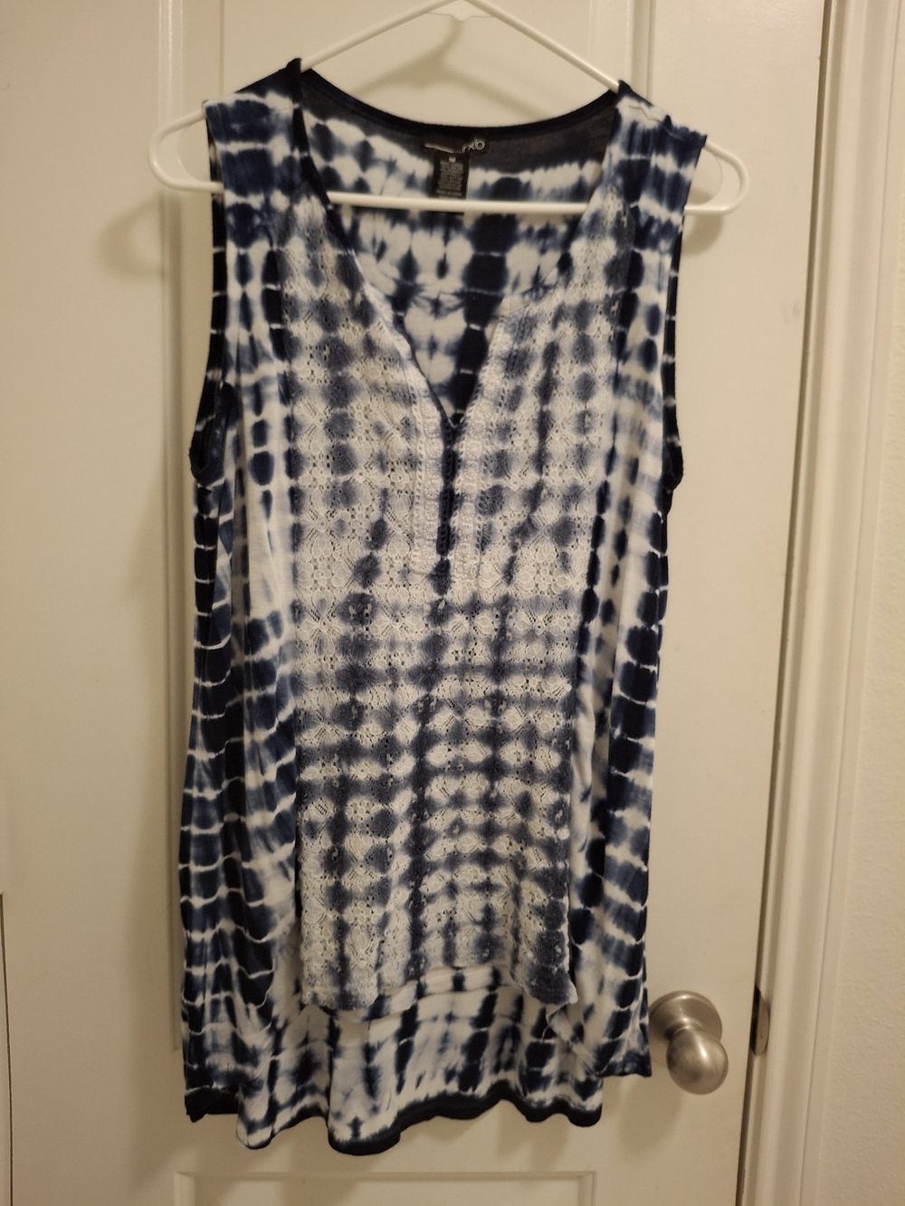 Sleeveless Tie-Dye Tunic Top - Navy and White